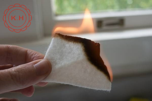 Vải thun cotton 100% khi đốt có mùi tương tự giấy